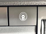 【車線逸脱警報】付☆例えば。。。長距離運転で疲れてウトウト。ふらふら運転で車線を割って走ってしまった。そんなときに役に立つのがこの装備!車線をまたぐと音でお知らせしてくれます!