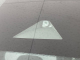 【エマージェンシーブレーキ】走行中に前方の車両等を認識し、衝突しそうな時は警報とブレーキで衝突回避と被害軽減をアシスト。より安全にドライブをお楽しみいただけます。