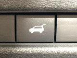 【パワーバックドア】スマートキーや運転席のボタンを押すだけでリアゲートが自動で開閉します!荷物を持っている時や、高い位置にあるバックドアを閉める際に便利な機能です♪