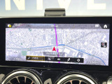 ●純正ナビ:一体感のあるナビは、高級感ある車内を演出してくれます。オーディオ機能も充実しておりますので、運転もより楽しめます♪