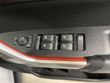 パワーウィンドウスイッチで運転席から全席の窓の開閉ができます♪
