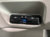 いまや快適なカーライフに欠かせないETCが付いています。