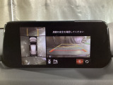 狭い場所での駐車やすれ違いなどでより的確な運転操作に役立つ360&deg;ビューモニターが装備されています。