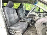 運転席シート廻りは使用感も少なく、良好な状態となっています。前オーナー様が丁寧に使っていたことがよくわかりますね。