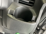 ドリンクホルダー/小物入れにもなって便利です