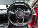 運転席にお座りになった際のイメージです。視界やシートの座り心地にポジション、各装備へのアクセスのしやすさ等、実際に触れてお確かめください。