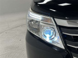 LEDヘッドライトとオートマチックハイビームで夜間走行時の安心感が違います!ヘッドライトレンズ表面に剥がれ、くすみがありますので、御来店時にご確認ください。