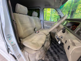 運転席シート廻りは使用感も少なく、良好な状態となっています。丁寧に使われていたことがよくわかりますね。