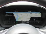 運転に必要な情報をグラフィカルに表示し、少ない視線移動で瞬時に認識できる先進的な液晶メーター。こちらはナビゲーション情報と連携する「地図画面」になります。