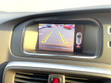 【パークアシスト・カメラ】駐車時に後方がリアルタイム映像で確認できます。大型商業施設や立体駐車場での駐車時や、夜間のバック時に大活躍!運転スキルに関わらず、今や必須となった装備のひとつです!