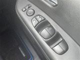 【電動格納ミラー】ドライバーの目線に合わせ、ミラーの上下左右調整が可能です。