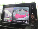 車を上から見下ろしているかのような映像で周囲の状況を確認できるアラウンドビューモニター。狭い駐車場や駐車が苦手な方でも安心。