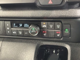 フロント両席にはシートヒーターが付いています!寒い日に便利な装備ですね。