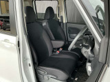 快適に運転できるドライブポジション!シートリフターもあるので無理のない運転姿勢がとれます。