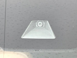 【ホンダセンシング】走行中に前方の車両等を認識し、衝突しそうな時は警報とブレーキで衝突回避と被害軽減をアシスト。より安全にドライブをお楽しみいただけます。