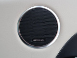 MERIDIANは英国のプレミアムオーディオブランドです。重低音から高音域までしっかりと再現でき、コンサートのような臨場感溢れる音響空間を実現します。どうぞ店頭にてご体感ください。