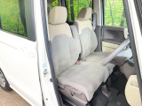 運転席シート廻りは使用感も少なく、良好な状態となっています。丁寧に使われていたことがよくわかりますね。