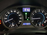 視認性に優れたメーターを採用しており、走行中でも車速や情報が分かりやすく表示されます。運転時の視線移動をむりのない範囲に抑え、快適で安心感のあるドライブをサポートします。