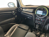 ◆LIBERALAは、輸入車選びの新たなスタイルを提案するインポート・セレクト・ブランドです。オーナー様となる方がクルマから直接感じる感性を第一にした、最良の一台との出会いをコーディネートいたします。