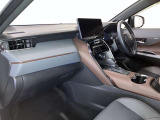 すっきりとしたデザインの内装は、さすがトヨタ車の上品さを感じます。