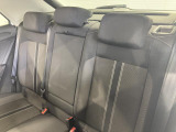 シートは適度な硬さによって長時間の運転でも疲れにくいと定評があります。国産車とは全く違った座り心地ですが、長年培われた欧州の椅子文化をご体感ください。