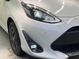 【LEDヘッドライト】悪天候や夜間走行時も良好な視界を確保し安心して運転できる高輝度LEDヘッドライトを装備!点灯速度が早く、消費電力も抑えられています