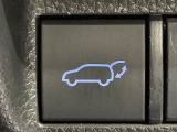 【パワーバックドア】スマートキーや運転席のボタンを押すだけでリアゲートが自動で開閉します!荷物を持っている時や、高い位置にあるバックドアを閉める際に便利な機能です♪