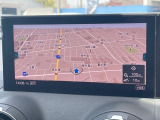 ●純正ナビ:一体感のあるナビは、高級感ある車内を演出してくれます。Bluetooth再生などオーディオ機能も充実しておりますので、運転もより楽しめます♪