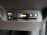 今や標準装備になりつつあるETC車載器も装着されております。料金所を通過するときも楽々です。