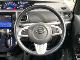 【ステアリングスイッチ】運転中、前方から目線をそらすことなく、オーディオ等の操作が可能な便利機能!安心&快適なドライブを演出してくれます♪