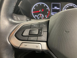 ◆クルーズコントロールにレーダーセンサーを組み合わせ、先行車を測定し設定されたスピードを上限に自動で加減速を行います。一定の車間距離を維持することで、長距離走行でのドライバーの疲労を低減させます。
