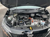 e-POWERはエンジンを発電専用にしてエンジンの作動時間を短縮。さらに、ごくわずかな減速でも回生エネルギーがとれるよう設定して、あらゆる走りのシーンで優れた燃費性能を発揮します。