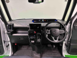 見易い計器類と運転し易いドライビングポジションは、視角も少なく前方&左右の見切りが良く運転し易いクルマです