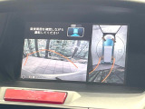 【全方位モニター】専用のカメラにより、上から見下ろしたような視点で360度クルマの周囲を確認することができます☆縦列駐車や幅寄せ時に活躍してくれます♪