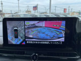 車を真上から見ているように、周囲の状況を把握しながら安心して駐車が行えるアラウンドビューモニター装備!