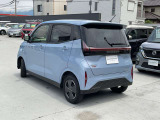 プライバシーガラス。これがあれば後部座席の中が見えにくくなります。