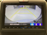 バックをするとき自動でリアの様子が映る『リアカメラ』付き! 画面で確認しながらバックが出来るので駐車の時も安心です。