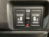 【両側パワースライドドア】両側がパワースライドドアになっており、運転席のスイッチやスマートキーでも開閉が可能です!開口部も広いので乗り降りも楽々♪