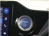 スマートキーを携帯していればキーを取り出さずにドアを施錠&解錠。クルマの始動も可能です。