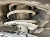 お車を安心してお乗りいただく為には、足回りの定期点検が欠かせません。サービスサポート(有償保証)では無料点検もご提供しており、安心のカーライフをお過ごしいただけるサポート体制が整っています。