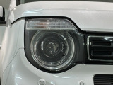 LEDヘッドライトは、点灯の瞬間から最大光量を発揮し、突然暗くなるトンネルなどでの安定感を高めます。