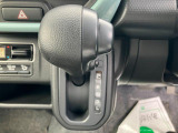 シフトノブの位置も最適配置なので、ラクな姿勢で、快適に運転できます。