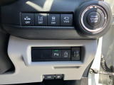 キーレスプッシュスタート。豊富な装備も魅力的!各機能の切り替えボタンは運転席から操作ラクラク。