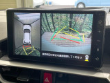 【パノラミックビューモニター】専用のカメラにより、上から見下ろしたような視点で360度クルマの周囲を確認することができます☆死角部分も確認しやすく、狭い場所での切り返しや駐車もスムーズに行えます。