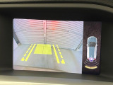 【パークアシスト・カメラ】駐車時に後方がリアルタイム映像で確認できます。大型商業施設や立体駐車場での駐車時や、夜間のバック時に大活躍!運転スキルに関わらず、今や必須となった装備のひとつです!