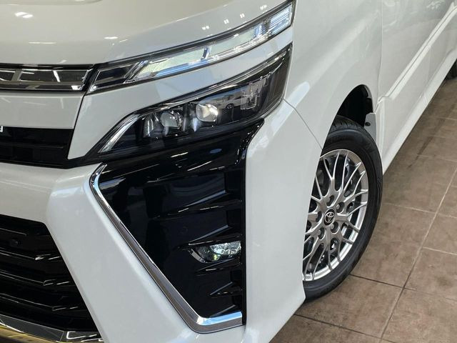 トヨタ ヴォクシー 1.8 ハイブリッド ZS 煌III の中古車詳細 (68,723km