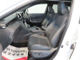 高いホールド性で運転姿勢が安定します。長距離ドライブでも疲れにくいのが魅力です。快適なドライビングライフをお送りください♪