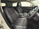 前席の画像です。是非運転席に座っていただき視界等をご確認ください。