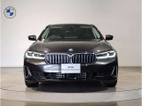 ☆BMWの代名詞とも言える【キドニーグリル】一目見ただけでBMW車であると認識できる確固たるアイコンとして存在感を放ちます☆