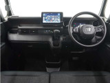 ◆視界広々で非常に運転しやすくロングドライブでも疲れを感じさせないすっきりとまとまったインパネ周りです。